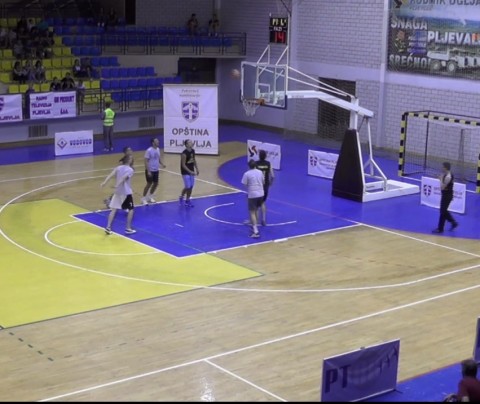 Basketaši rekreativo- 40+ osmeh Baci drogu u koš prvi dan