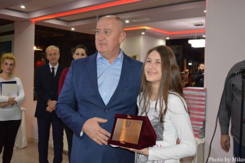 IMG-cd190a0e01907ea99ec584075e03437b-V