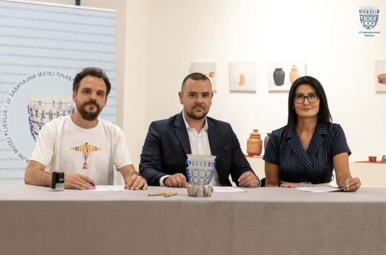 Potpisivanje ugovora u okviru programa „Ruksak pun kulture“ u Zavičajnom muzeju Pljevlja