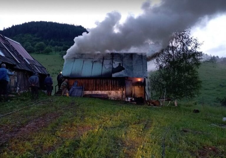 Požar na porodičnoj kući na Kosanici