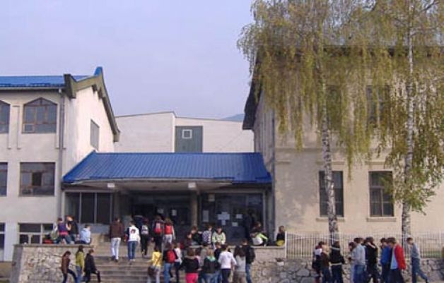 Srednjoškolci za primjer