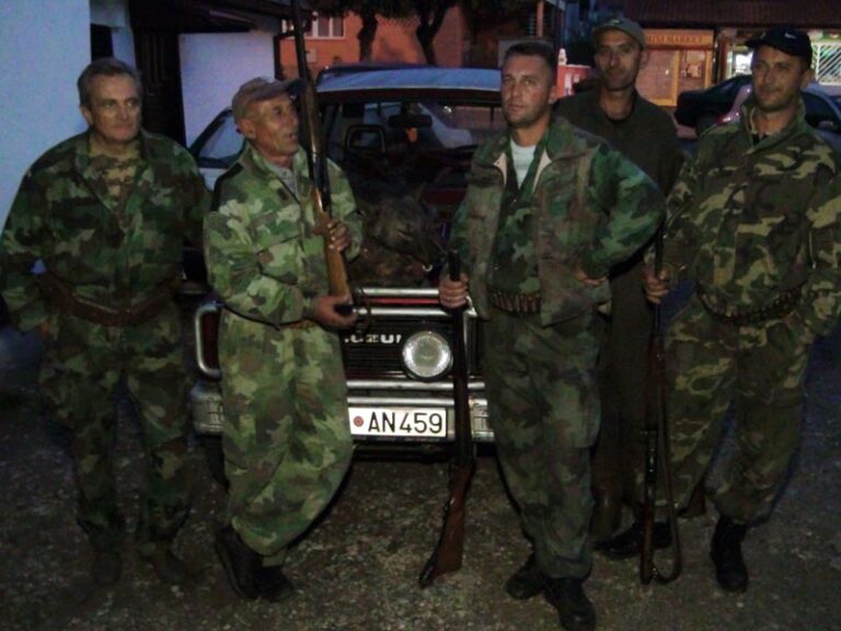 Radoje Borović ustrijelio vuka u Oćevini