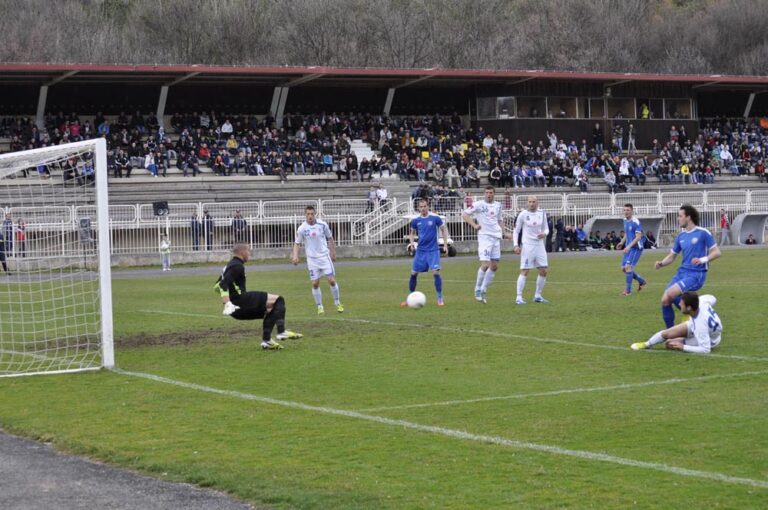 Derbi nikom po mjeri