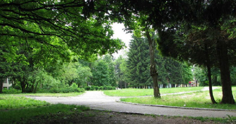 Na redu parkovi i groblja