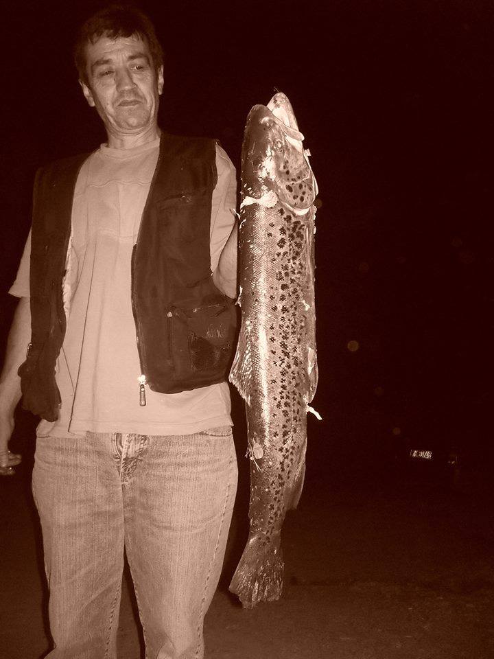 Zijad Hodžić ulovio pastrmku tešku 4,5 kg