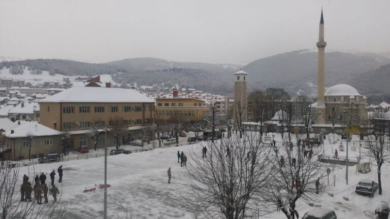 Trg spreman za doček