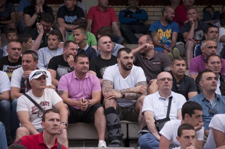 Pekmene, izdrži !