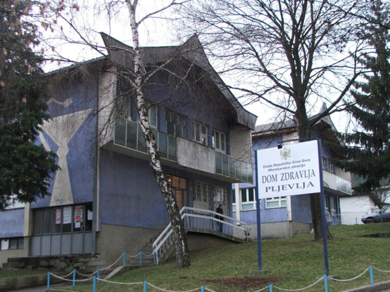 Predstavnici Crnogorskog društva za borbu protiv raka posjetili DZ Pljevlja