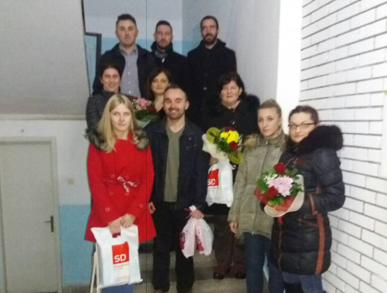 Forum žena i mladih SD Pljevlja darivao trudnice na ginekološko-akušerskom odjeljenju
