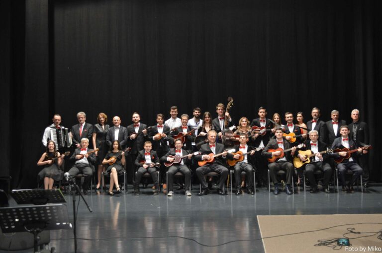 Koncert Gradskog tamburaškog orkestra oduševio pljevaljsku publiku