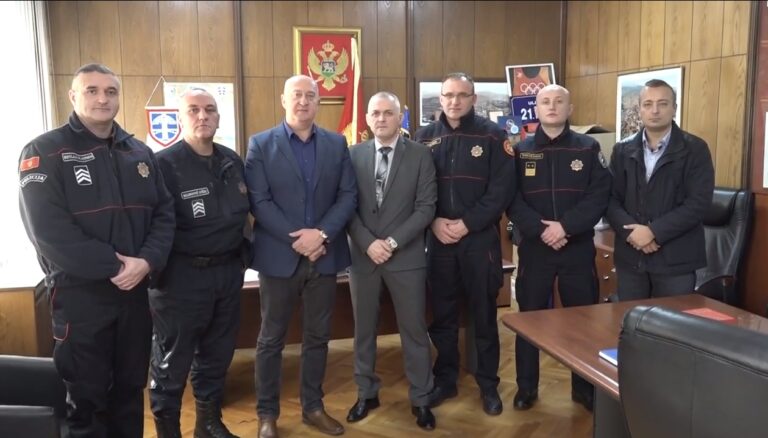 Predsjednik Opštine nagradio najbolje policajce