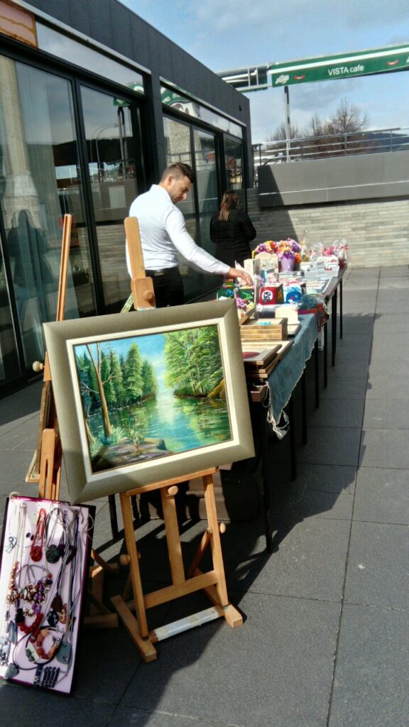 Izložba radova učesnika kreativne radionice NVO „Kišobran za sunce“