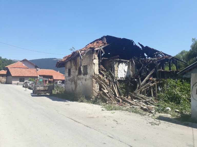 Uklonjena stara kuća kod Kamenog mosta