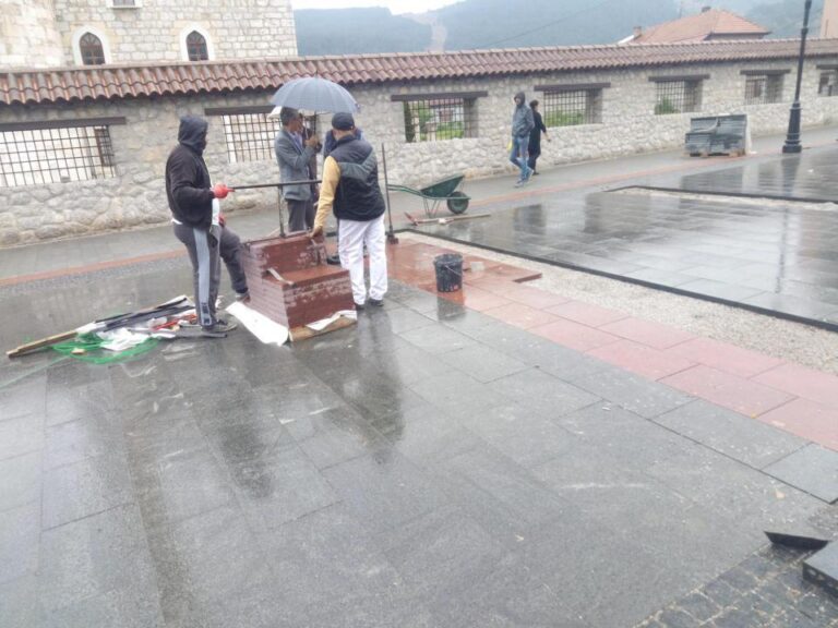 Napokon stigle crvene ploče