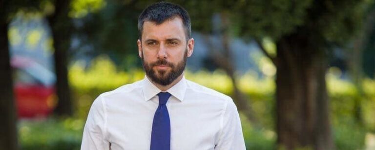 SDP predložio paket zakona: Svaka familija dobila bi 100 eura prihoda više