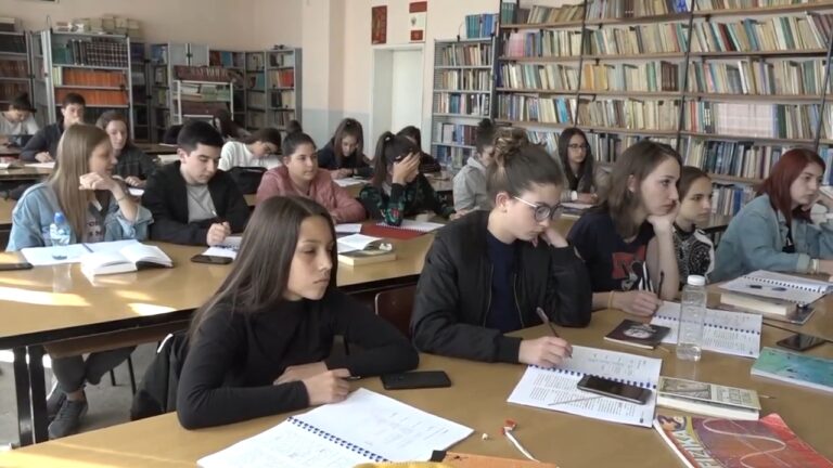 Čas brzog čitanja za srednjoškolce u biblioteci Gimnazije