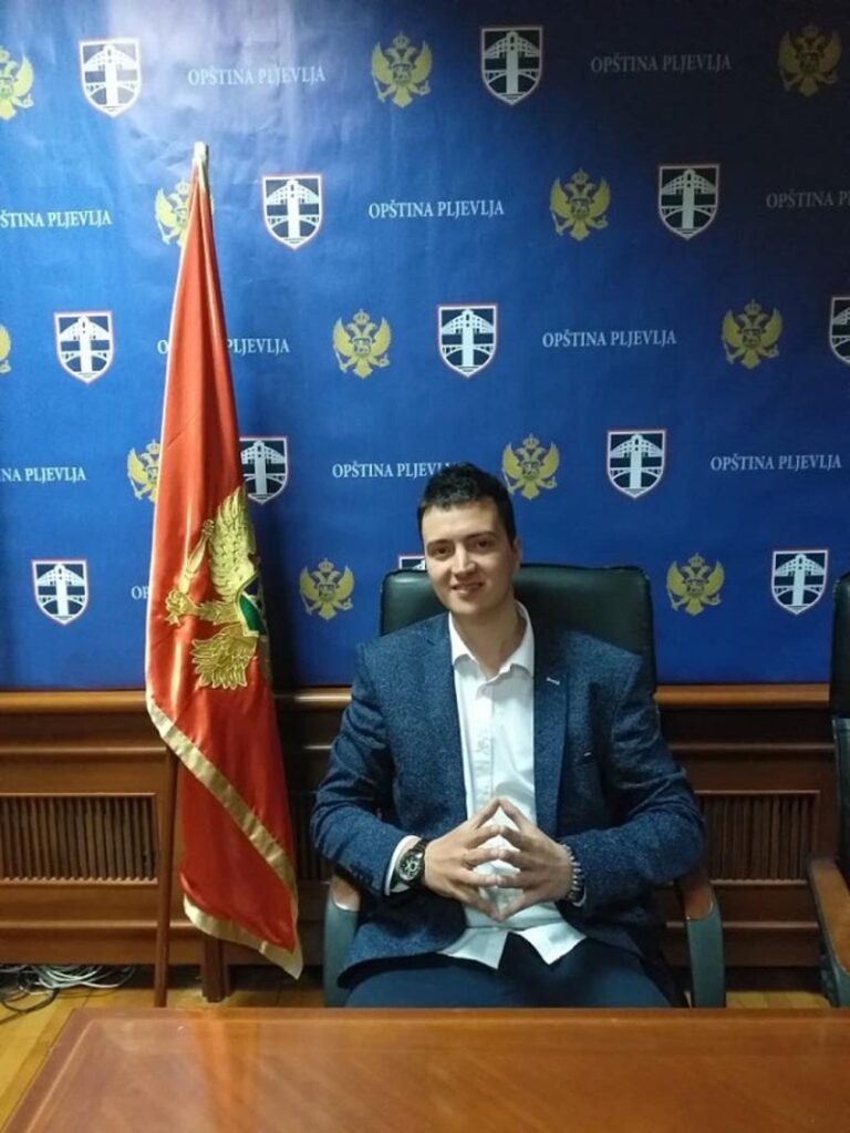 Posle niza predavanja i kratke pauze Škola retorike i javnog nastupa nastavlja sa radom