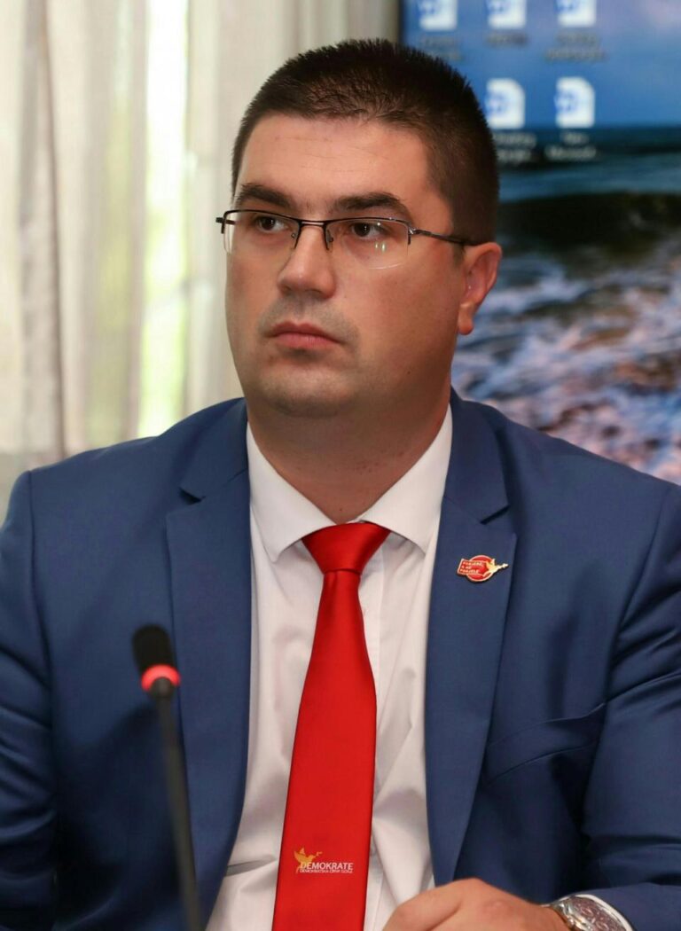 ОД РУДНИКА И ТЕ НИ ЗАШТИТНА МАСКА