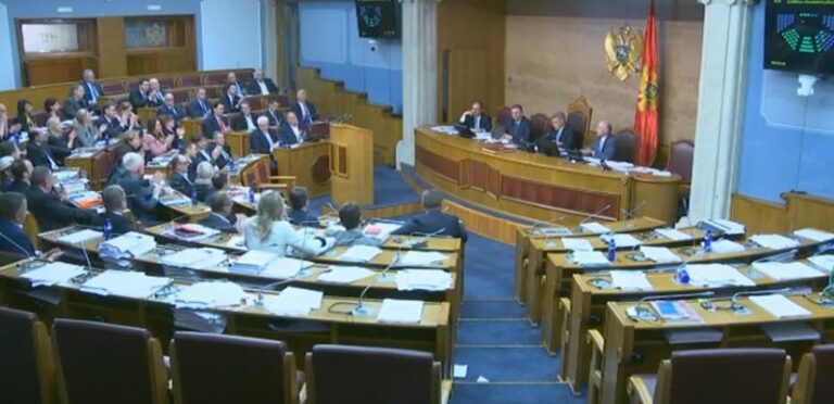 Usvojen Zakon o slobodi vjeroispovijesti