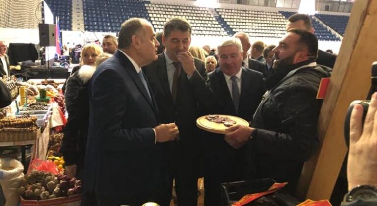 FOTO: Počeo šesti Novogodišnji sajam lokalnih proizvoda