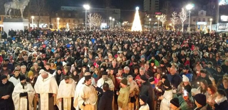 Veliki broj građana na protestnim šetnjama širom države