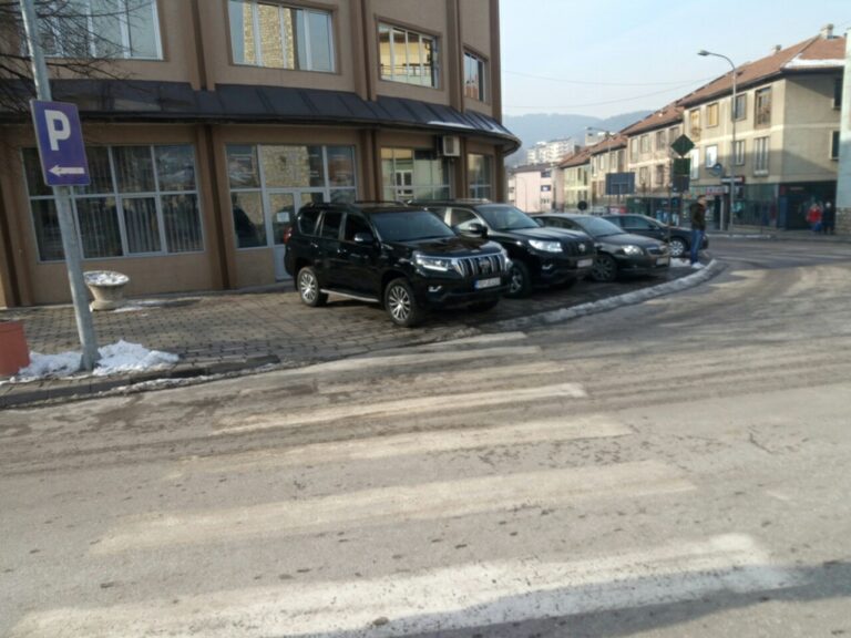 DEMOKRATE – MINISTRE, ZAŠTO SE KRIJETE OD GRAĐANA?
