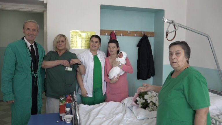 Prva beba djevojčica, peto dijete Andrijane i Pavla Krstonića iz Crnog Brda kod Graca