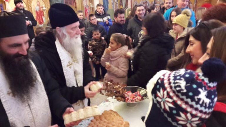 Badnjaci ispred 13 hramova Srpske pravoslavne crkve