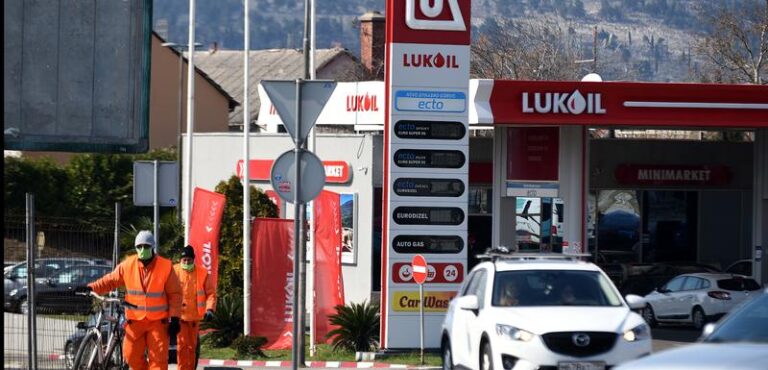 Gorivo bi moglo opet da pojeftini za 10 do 15 centi