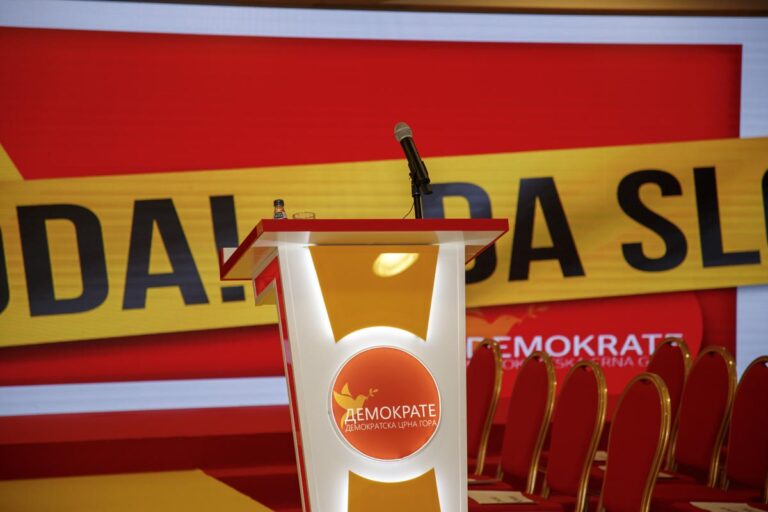 SAOPŠTENJE DEMOKRATA – DA VLADA HITNO USVOJI PROGRAM SOCIO-EKONOMSKE ZAŠTITE GRAĐANA I PRIVREDE
