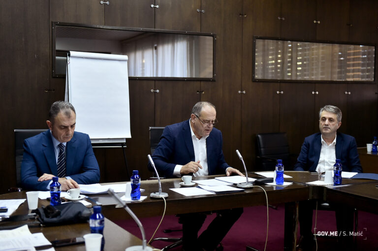 Nove mjere u borbi protiv koronavirusa – Bez javnog prevoza, bez frizerskih salona, zatvorene šalterske sale MUP-a