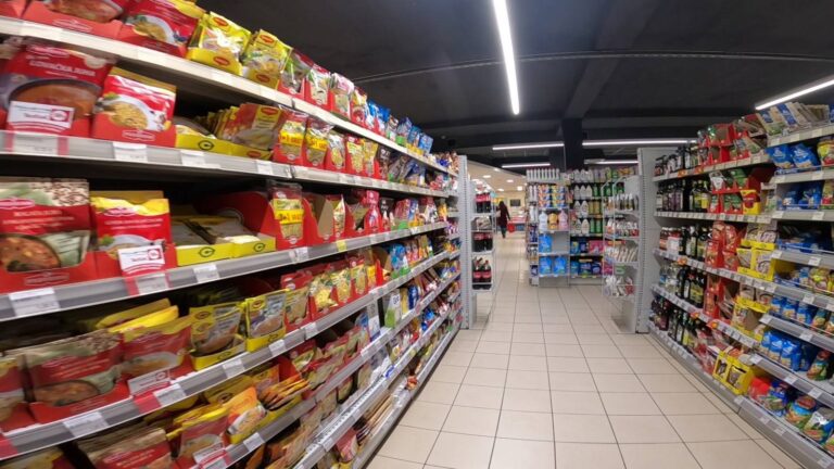 Od danas izmijenjen režim rada u marketima, inspektori prate da li ima promjena cijena