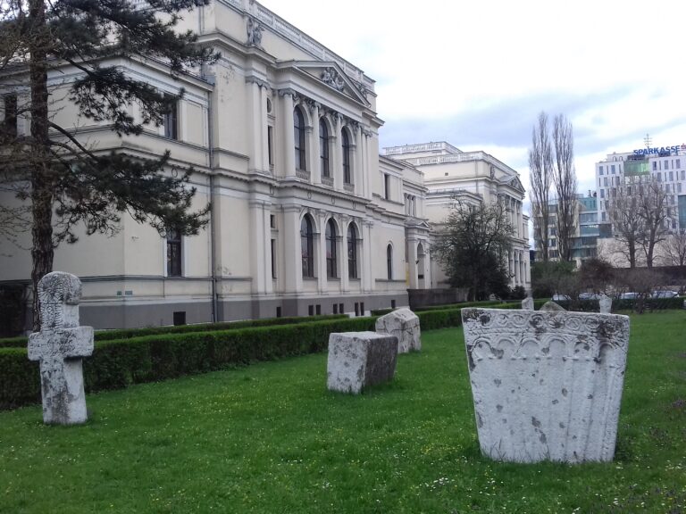 Mitrović – Vratite stećke