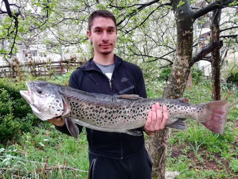 Ribolovac po očevim aršinima