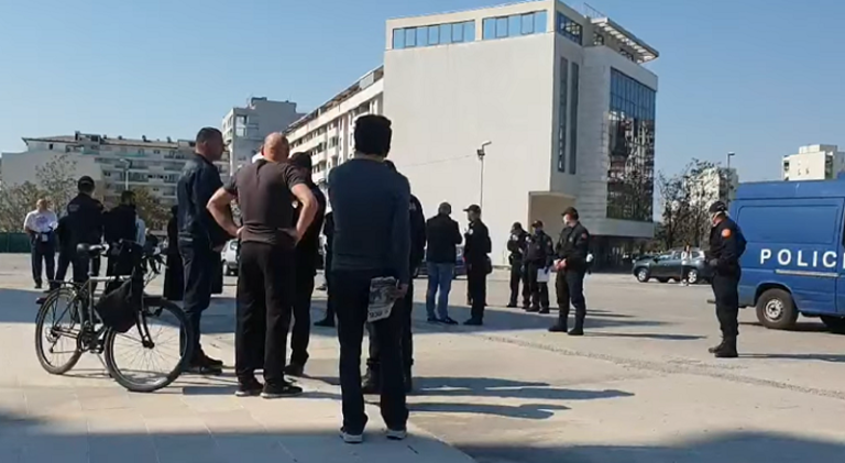 Amfilohije, sveštenici i više građana odvedeni u CB
