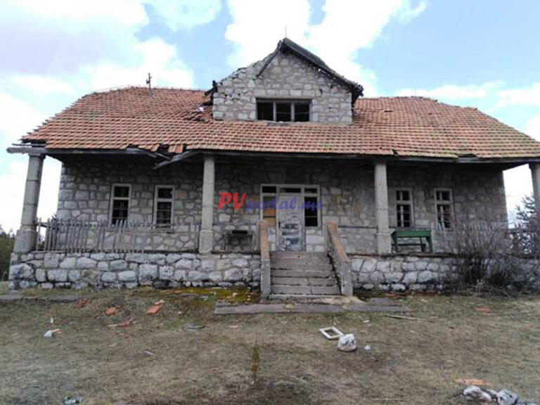 Pljevaljski Romanovi iz Adrovića