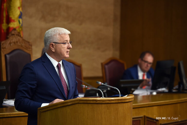 Premijer pozvao nadležne organe da ako treba danonoćno rade na otkrivanju i procesuiranju pojedinaca koji pokušavaju da ugroze multinacionalni i multivjerski sklad u CG