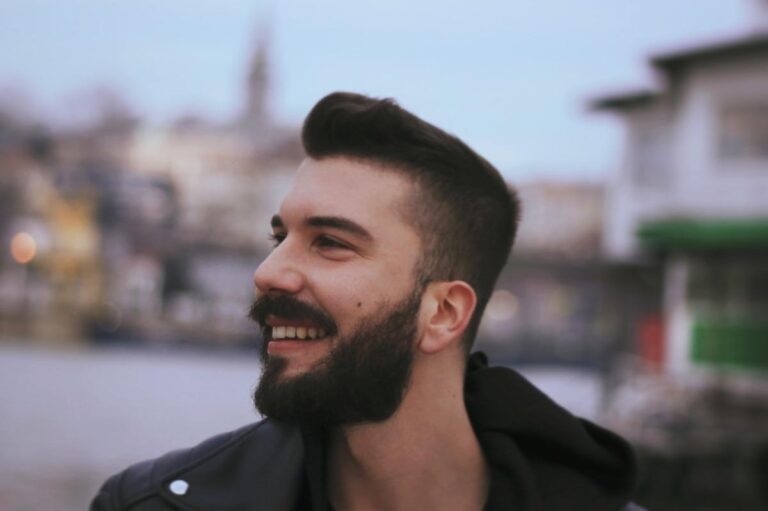 Poezija se otvara tek onda kada ste propustljivi za svetlost reči