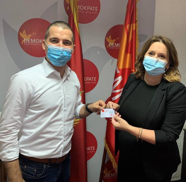 SAOPŠTENJE – NEVENKA ĆIROVIĆ PRISTUPILA DEMOKRATAMA