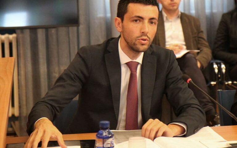 Živković: Poturanje “kukavičijih jaja” u formi odbrane vjerskih i nacionalnih prava