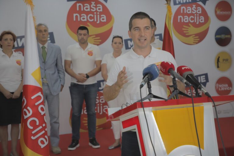 Bečić – Svi građani koji se, suprotno pozivima partija i vjerskih zajednica da to ne čine, okupljaju na ulicama, radili to svjesno ili nesvjesno, pomažu poraženoj mafiji