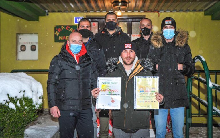 „Делије Пљевља“ по осми пут традиционално даривали дјецу у Дневном центру и Зрачку наде