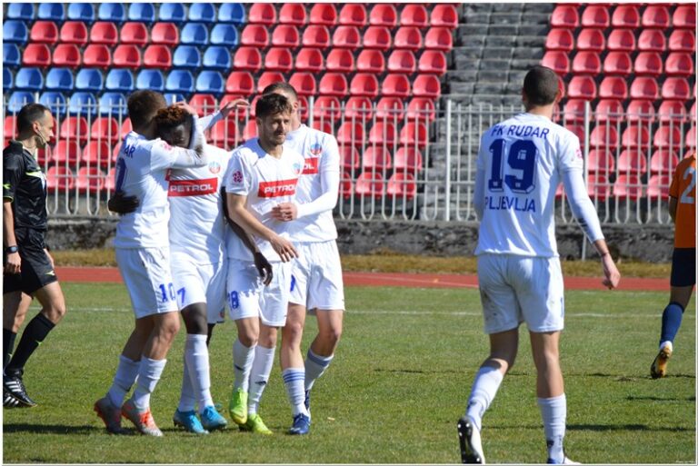Diže se prvoligaška zavjesa pod Golubinjom, Rudar-Iskra (19)