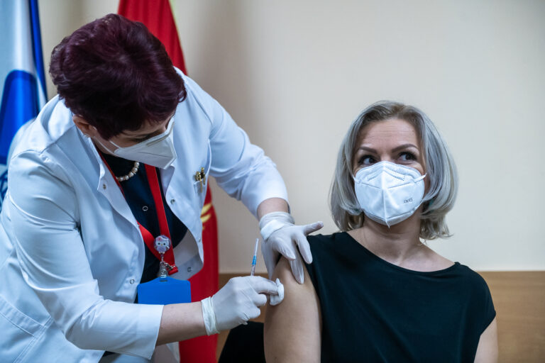 Kada će početi imunizacija opšte populacije u CG: Prijavi se i čekaj