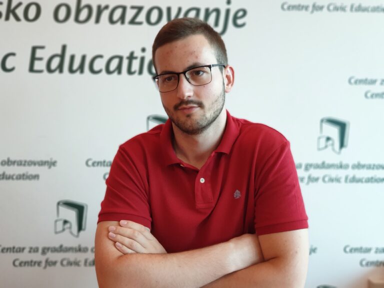 KOMENTARI NA PORTALIMA IZVAN DOMENA ZAKONA O MEDIJIMA