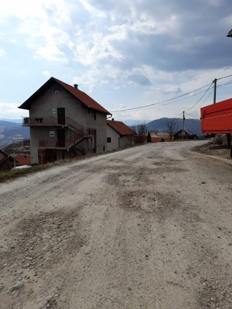 Žitelji Ostroške čekaju asfalt