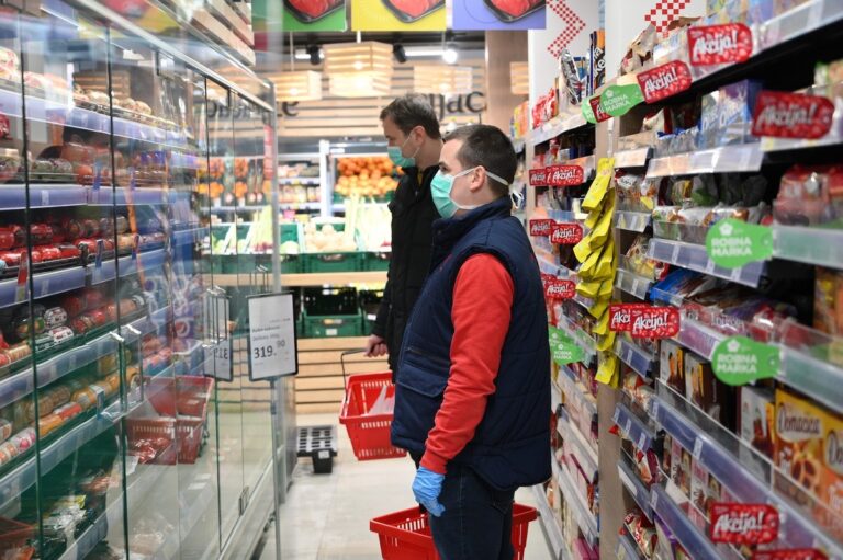Trošimo manje u prodavnicama i pumpama