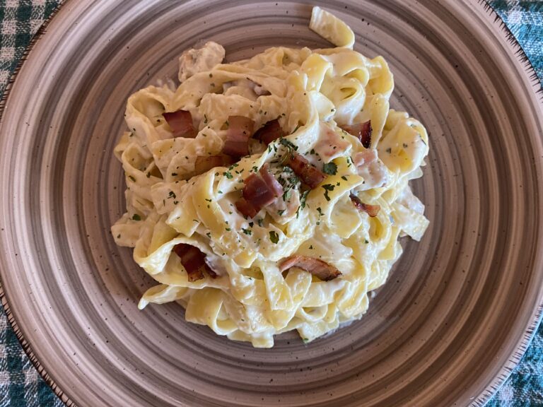 Majina kuhinja – Pasta sa piletinom i slaninom