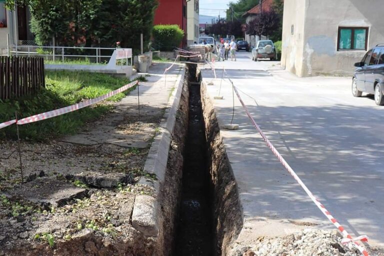 Počela rekonstrukcija vodovodne mreže u ulici Vuka Karadžića