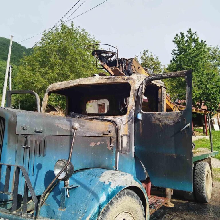 Šumska mafija postoji, zapaljen kamion u Beranama
